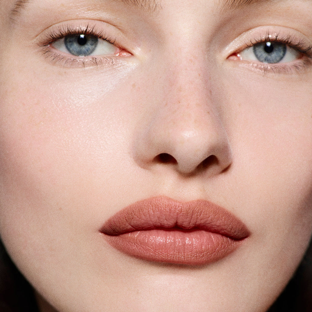 Lip Definer