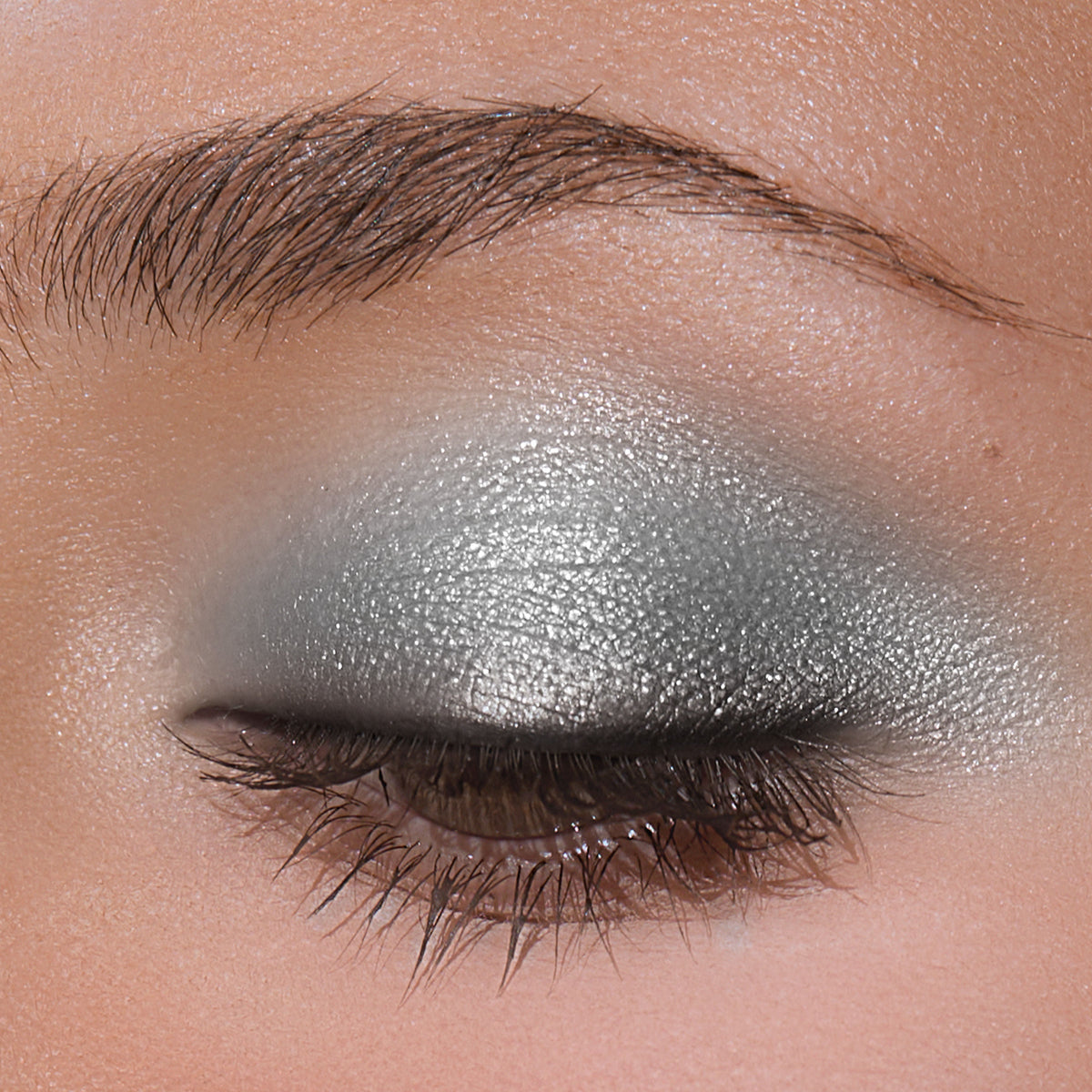 24 Hour Eye Shadow And Liner