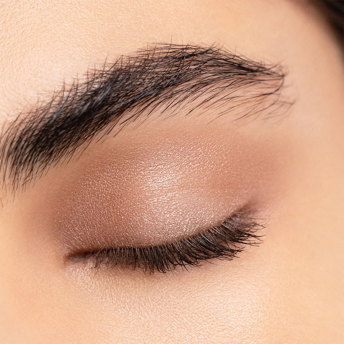 Luminescent Eye Shade